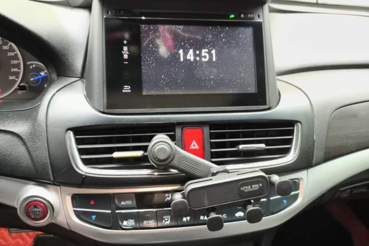 Used Honda Crosstour 2014 2.4L Luxury Edition Audio And AC Panel