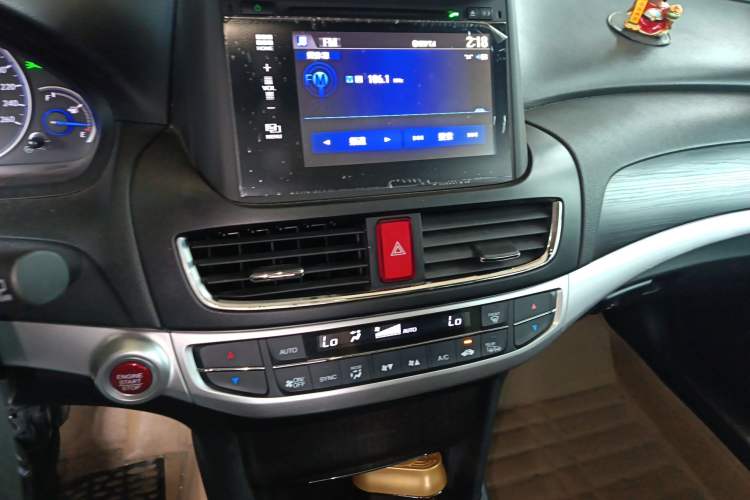 Used Honda Crosstour 2014 2.4L Luxury Edition Audio And AC Panel