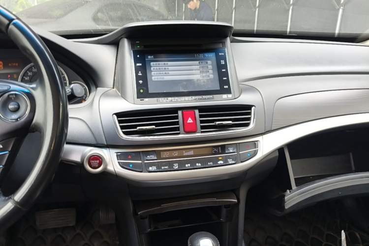 Used Honda Crosstour 2014 2.4L Luxury Navigation Edition Audio And AC Panel