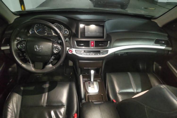 Used Honda Crosstour 2014 2.4L Luxury Edition Center Console