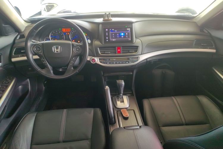 Used Honda Crosstour 2014 2.4L Luxury Edition Center Console