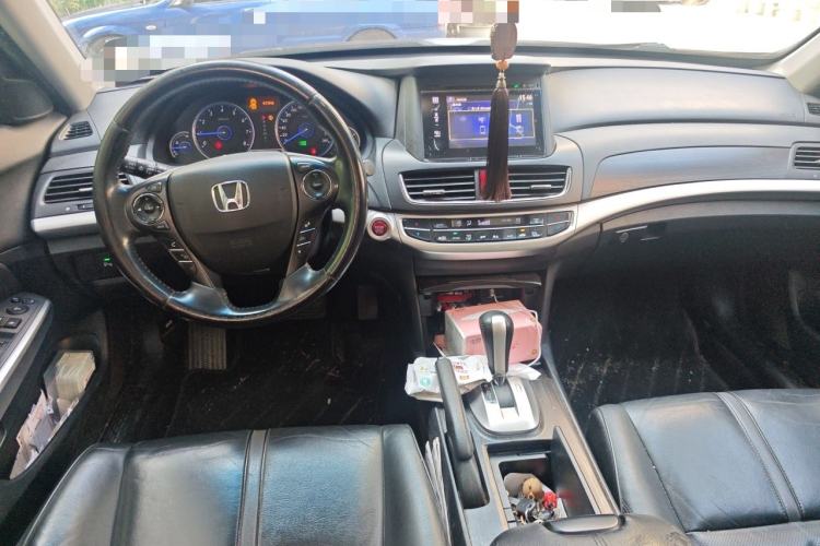 Used Honda Crosstour 2014 2.4L Luxury Edition Center Console