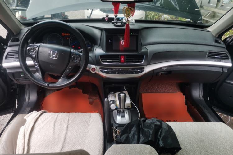 Used Honda Crosstour 2014 2.4L Luxury Edition Center Console