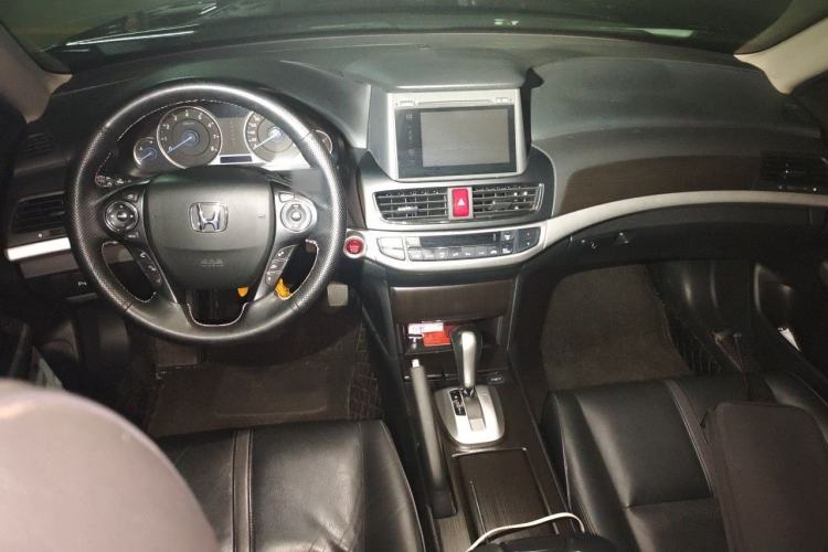 Used Honda Crosstour 2014 2.4L Luxury Edition Center Console