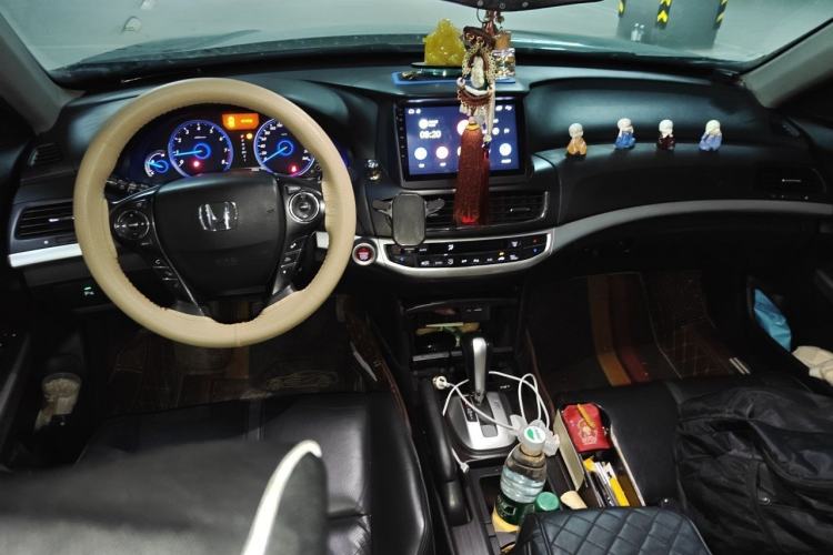 Used Honda Crosstour 2014 2.4L Luxury Edition Center Console