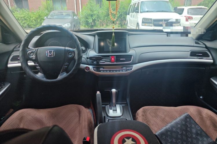 Used Honda Crosstour 2014 2.4L Luxury Edition Center Console