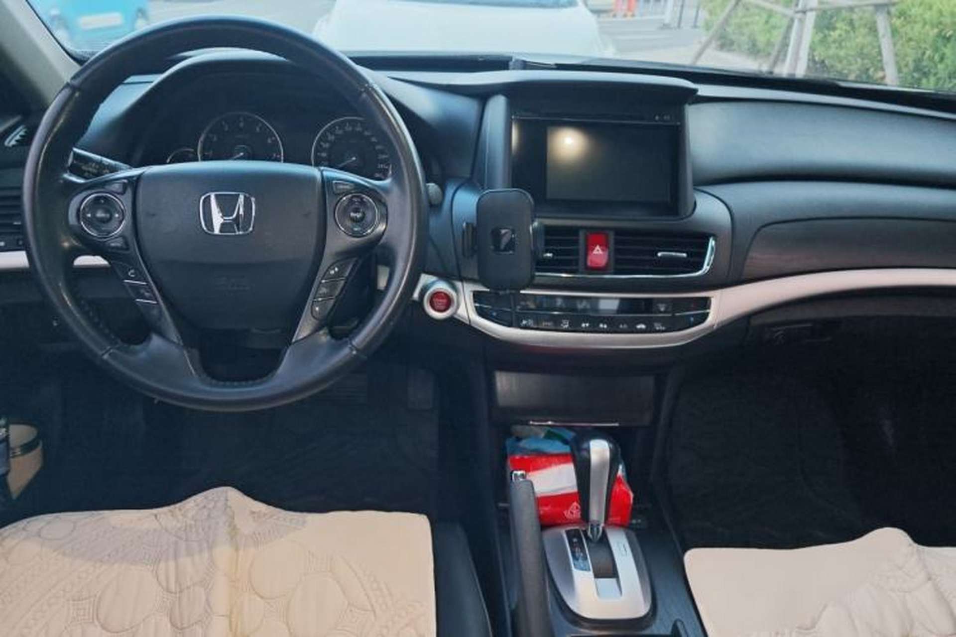 Used Honda Crosstour 2014 2.4L Luxury Edition Center Console