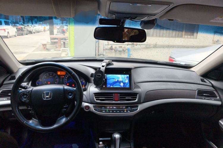 Used Honda Crosstour 2014 2.4L Luxury Edition Center Console