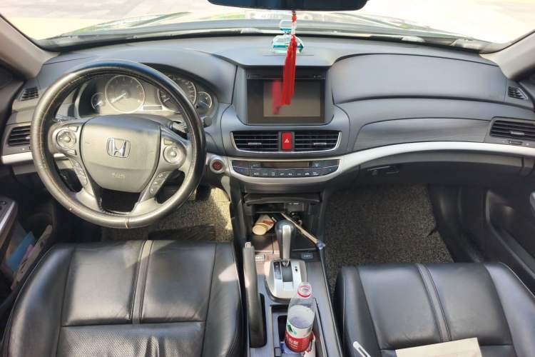 Used Honda Crosstour 2014 2.4L Luxury Edition Center Console