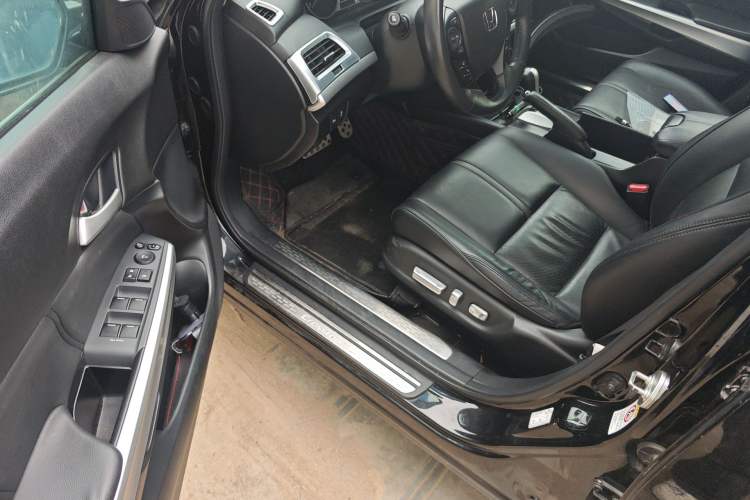 Used Honda Crosstour 2014 2.4L Luxury Edition Driver Seat