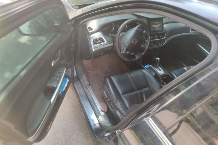 Used Honda Crosstour 2014 2.4L Luxury Edition Driver Seat