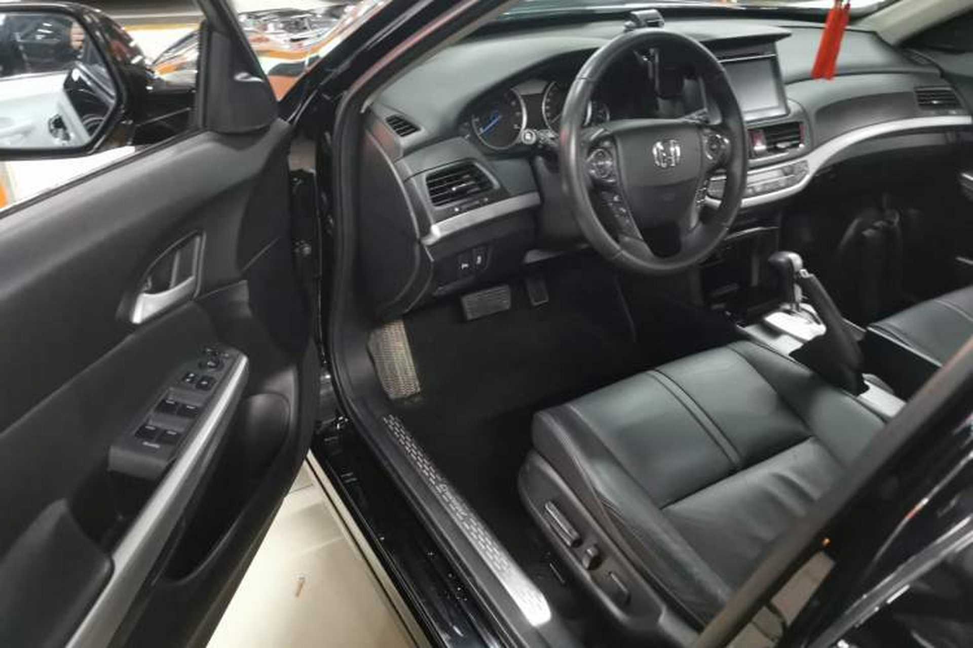 Used Honda Crosstour 2014 2.4L Luxury Edition Driver Seat