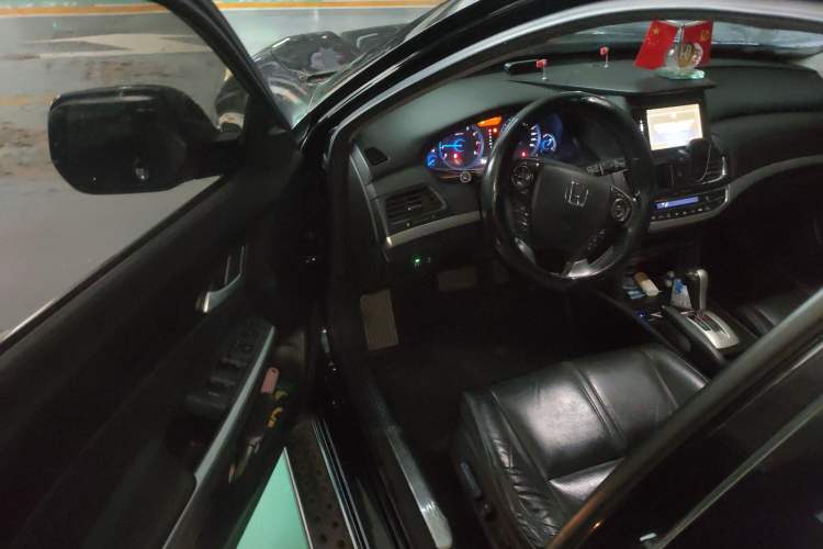 Used Honda Crosstour 2014 2.4L Luxury Edition Driver Seat