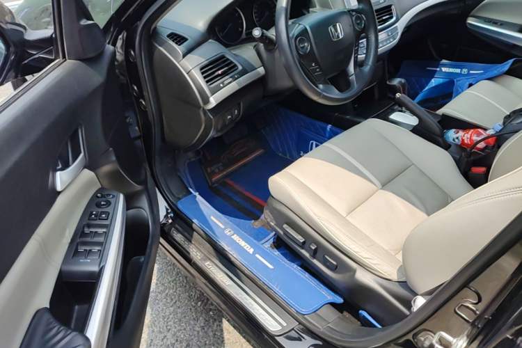 Used Honda Crosstour 2014 2.4L Luxury Edition Driver Seat