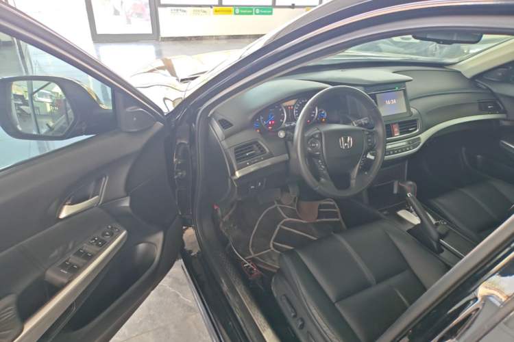 Used Honda Crosstour 2014 2.4L Luxury Edition Driver Seat