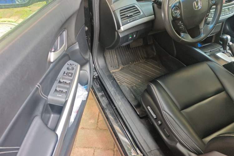 Used Honda Crosstour 2014 2.4L Luxury Edition Driver Seat