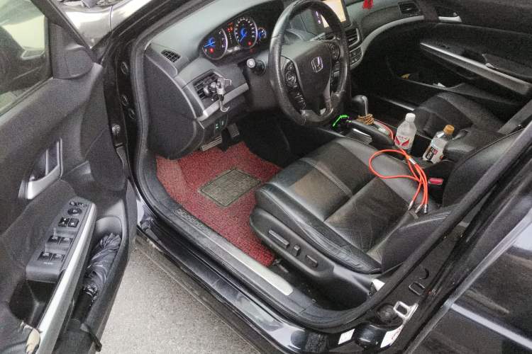 Used Honda Crosstour 2014 2.4L Luxury Edition Driver Seat