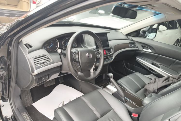 Used Honda Crosstour 2014 2.4L Luxury Edition Driver Seat