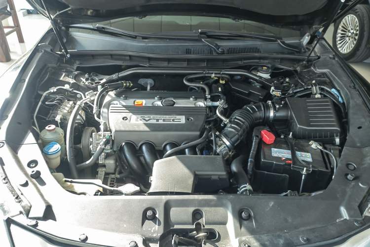 Used Honda Crosstour 2014 2.4L Luxury Edition Engine Bay