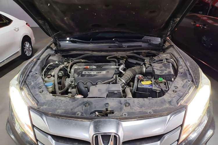 Used Honda Crosstour 2014 2.4L Luxury Edition Engine Bay