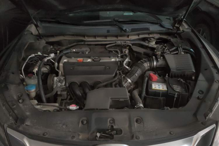 Used Honda Crosstour 2014 2.4L Luxury Edition Engine Bay