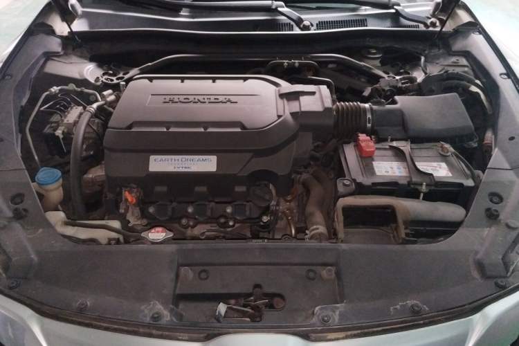 Used Honda Crosstour 2014 3.0L AWD Prestige Navigation Edition Engine Bay