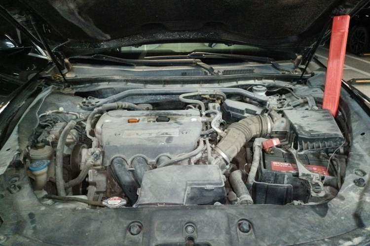 Used Honda Crosstour 2014 2.4L Luxury Edition Engine Bay