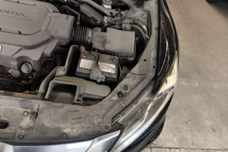 Used Honda Crosstour 2014 3.0L AWD Prestige Edition Engine Bay Left