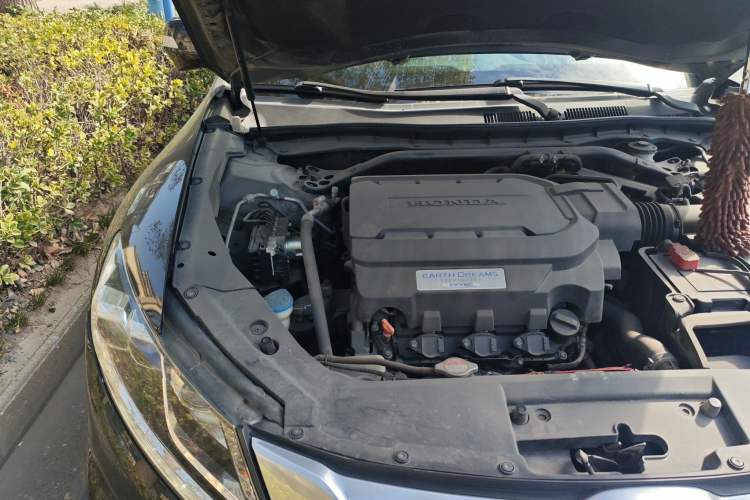 Used Honda Crosstour 2014 3.0L AWD Prestige Navigation Edition Engine Bay Right