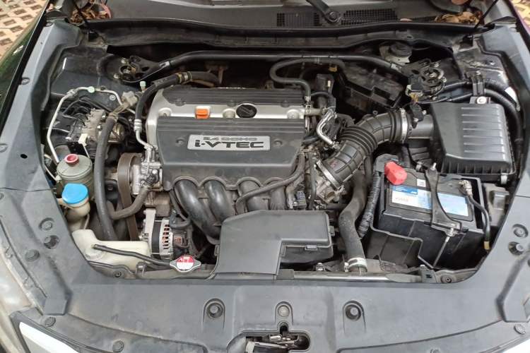 Used Honda Crosstour 2014 2.4L Luxury Edition Engine Bay