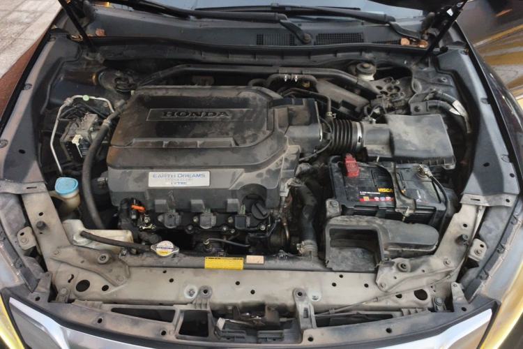 Used Honda Crosstour 2014 3.0L AWD Prestige Navigation Edition Engine Bay