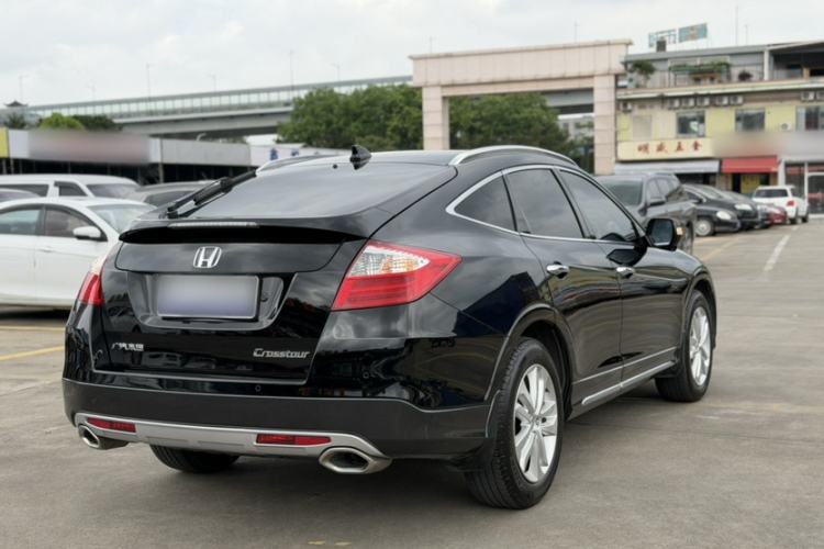 Used Honda Crosstour 2014 2.4L Luxury Edition Exterior 10