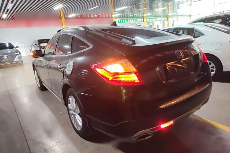 Used Honda Crosstour 2014 2.4L Luxury Edition Exterior 2