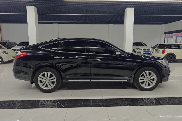 Used Honda Crosstour 2014 2.4L Luxury Edition Exterior 2