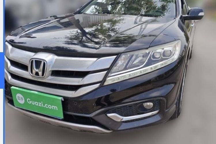 Used Honda Crosstour 2014 2.4L Luxury Navigation Edition Exterior 2