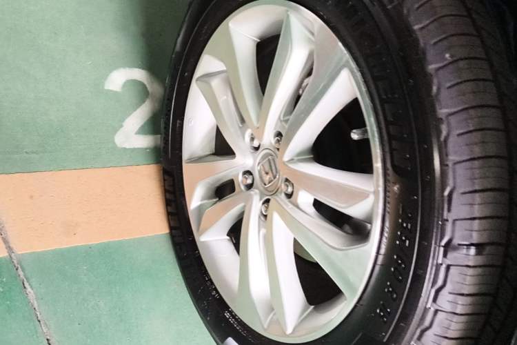 Used Honda Crosstour 2014 2.4L Luxury Edition Exterior 2
