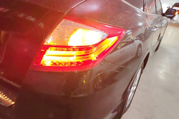 Used Honda Crosstour 2014 2.4L Luxury Edition Exterior 3