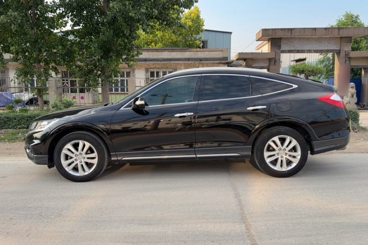 Used Honda Crosstour 2014 2.4L Luxury Edition Exterior 4