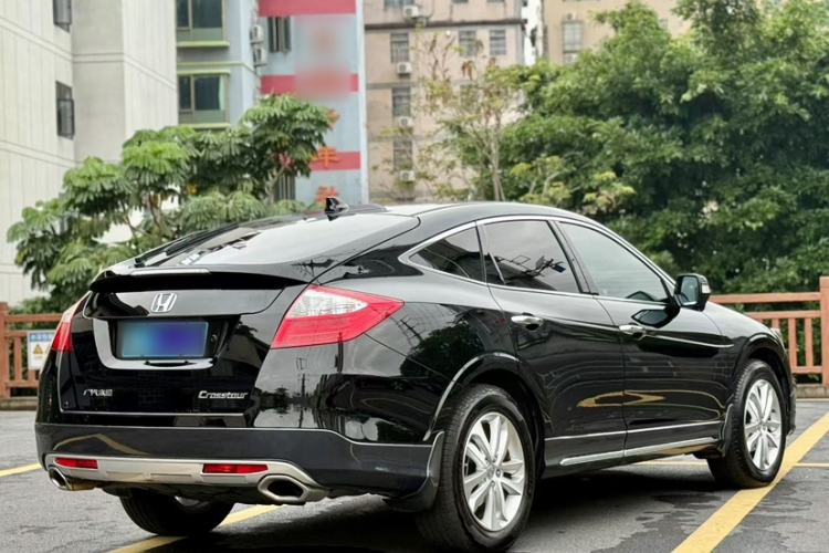 Used Honda Crosstour 2014 2.4L Luxury Edition Exterior 4