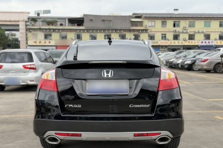 Used Honda Crosstour 2014 2.4L Luxury Edition Exterior 4