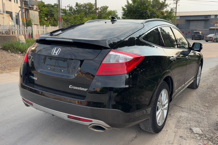 Used Honda Crosstour 2014 2.4L Luxury Edition Exterior 5