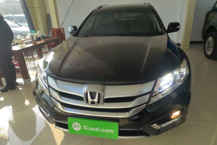 Used Honda Crosstour 2014 2.4L Luxury Edition Front