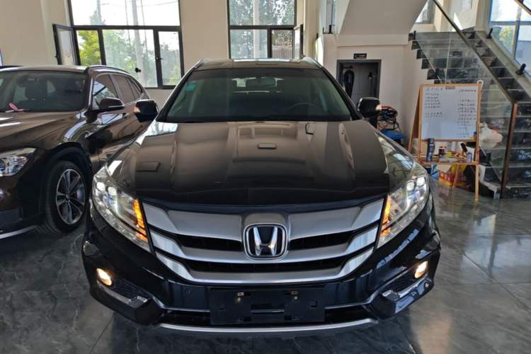 Used Honda Crosstour 2014 2.4L Luxury Edition Front