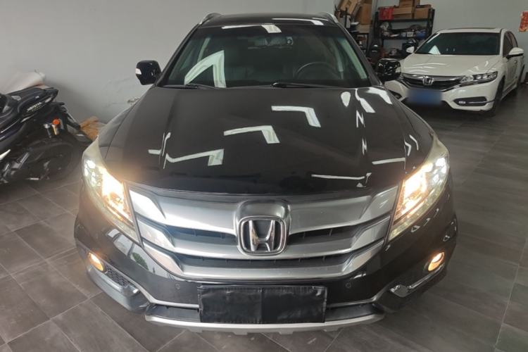 Used Honda Crosstour 2014 2.4L Luxury Edition Front