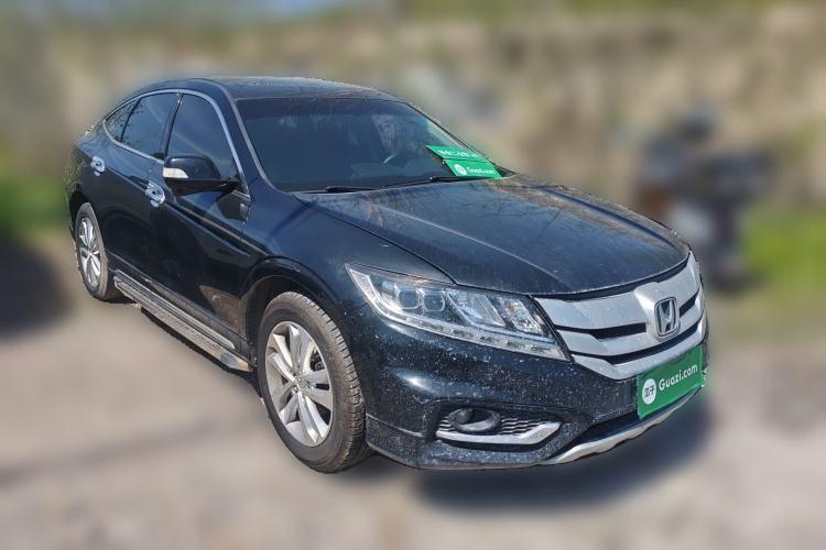 Used Honda Crosstour 2014 2.4L Luxury Edition Front Right 45 Deg