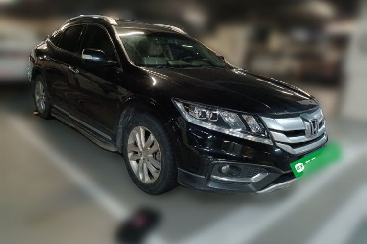 Used Honda Crosstour 2014 2.4L Luxury Edition Front Right 45 Deg