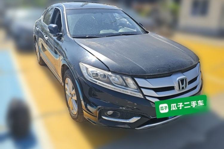 Used Honda Crosstour 2014 2.4L Luxury Edition Front Right 45 Deg