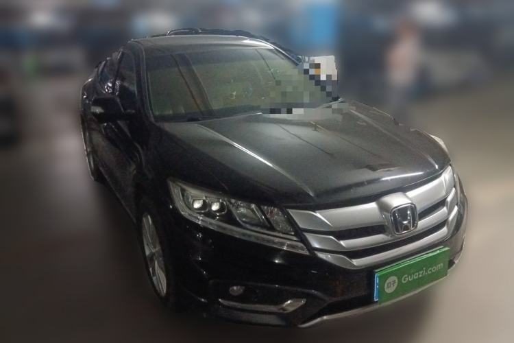 Used Honda Crosstour 2014 2.4L Luxury Edition Front Right 45 Deg
