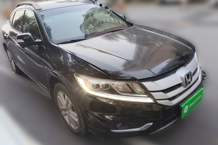 Used Honda Crosstour 2014 2.4L Luxury Edition Front Right 45 Deg