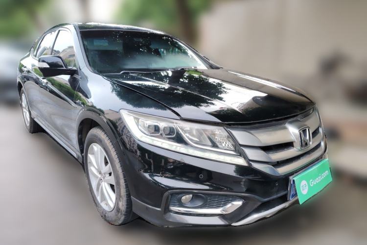 Used Honda Crosstour 2014 2.4L Luxury Edition Front Right 45 Deg